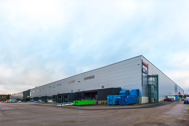 Rakennusliike Lipsanen Oy:n rakentama Broman Groupin logistiikkaterminaali