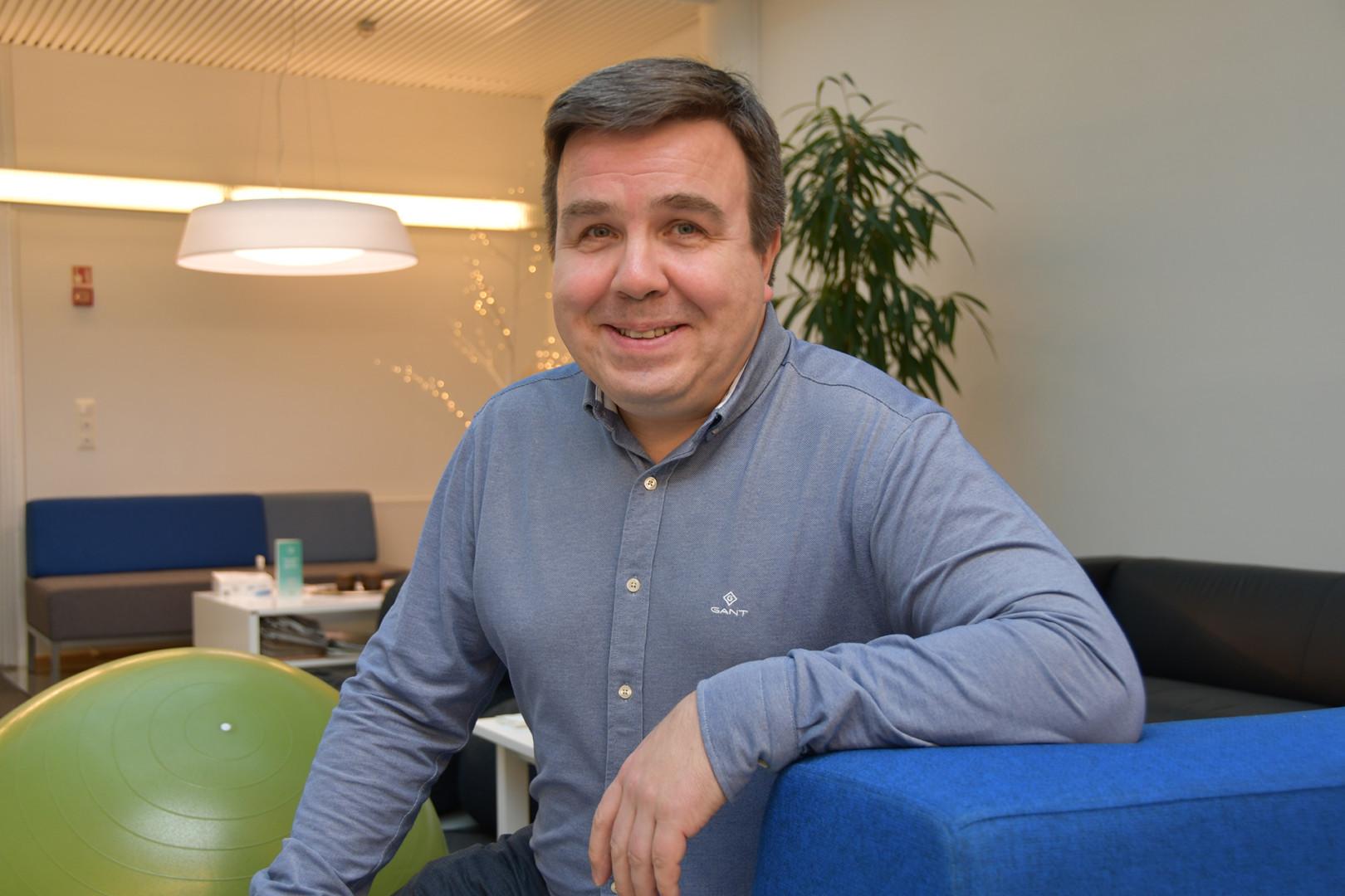 Kuvassa Trimble Forestryn Perttu Aunola